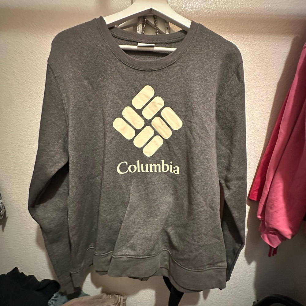 Columbia women’s  Crewneck Sweater in Gray